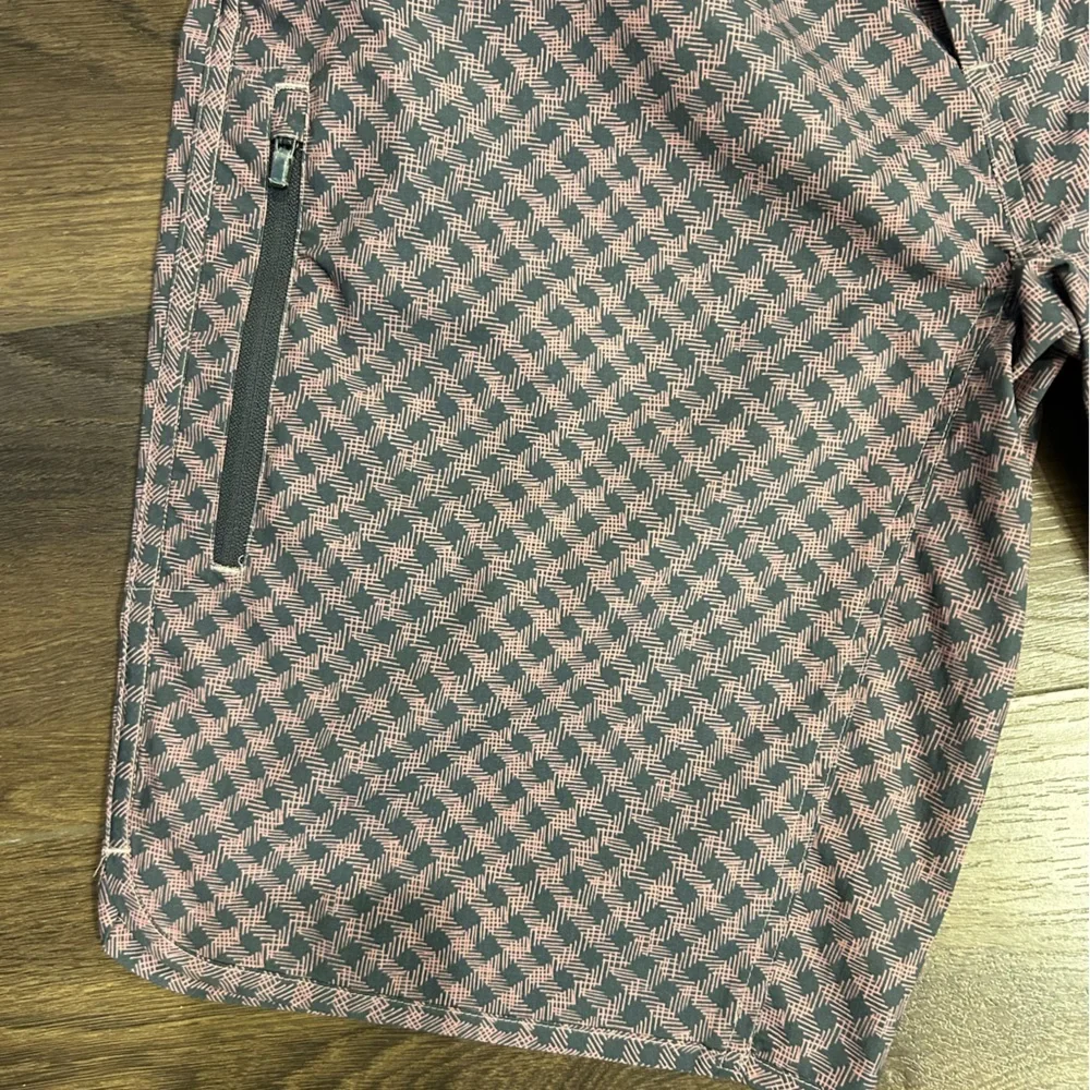 Club Ride Savvy Shorts women’s size Medium 9” inseam Pink Blue checked pattern - Picture 4 of 5